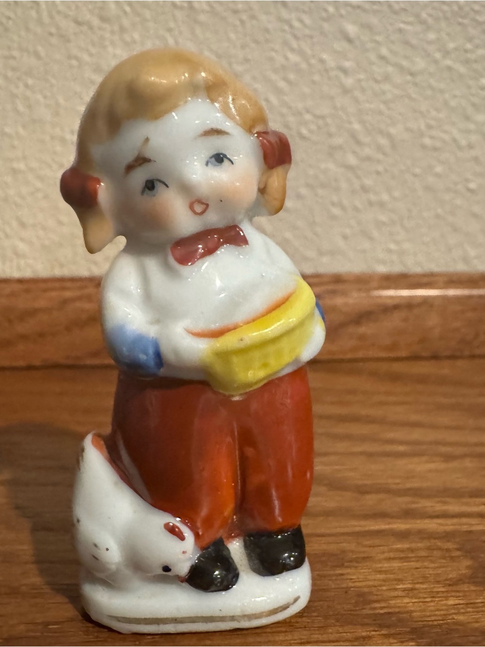 Vintage Occupied Japan Porcelain Figurine - Girl With Hen 2.5” Tall